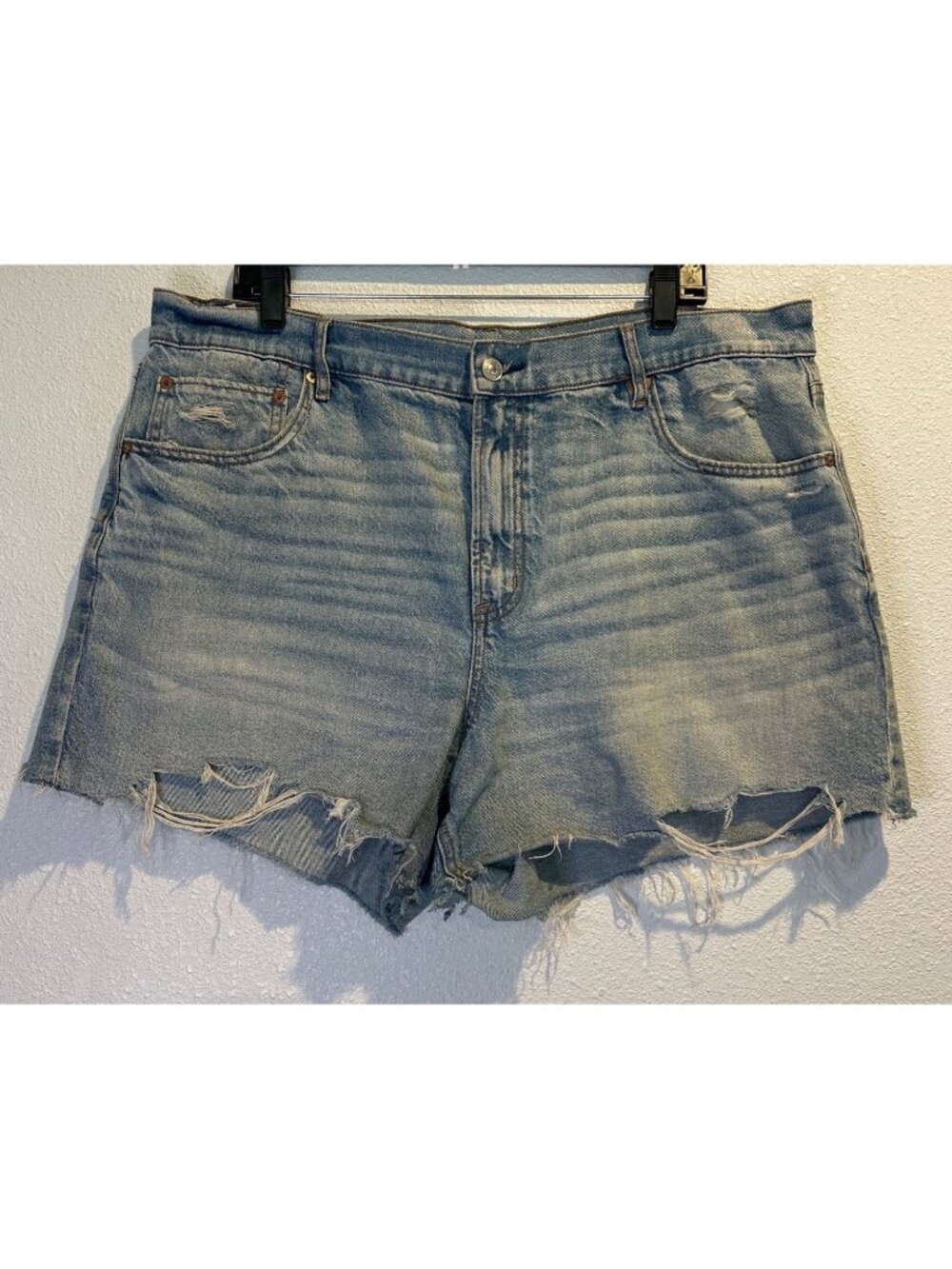 American Eagle Strigid Relaxed Short Distressed Blue Denim Size 18